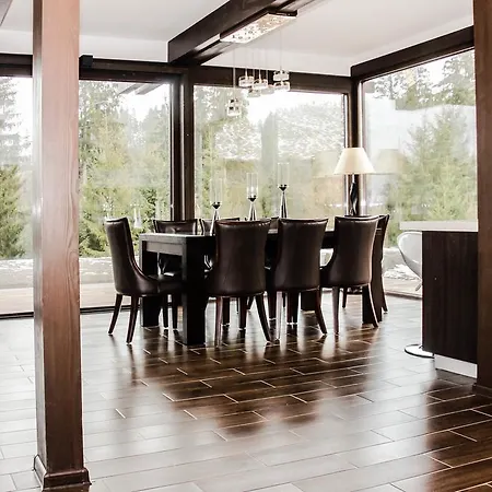 Alpine Lounge